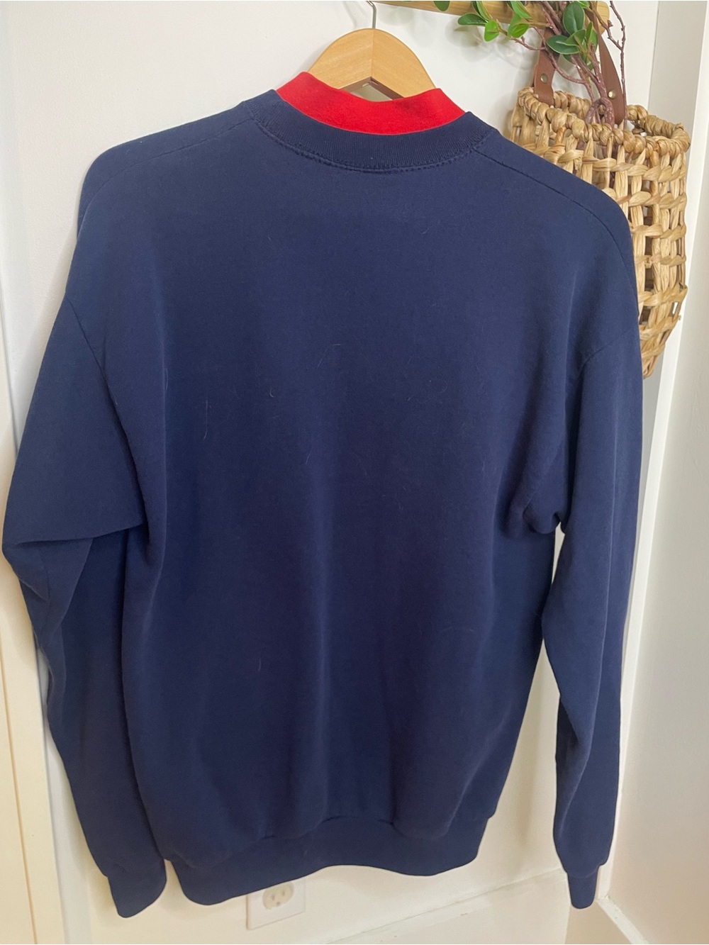 VTG Grandmacore Barn Sweatshirt Women’s L - Picture 3 of 5
